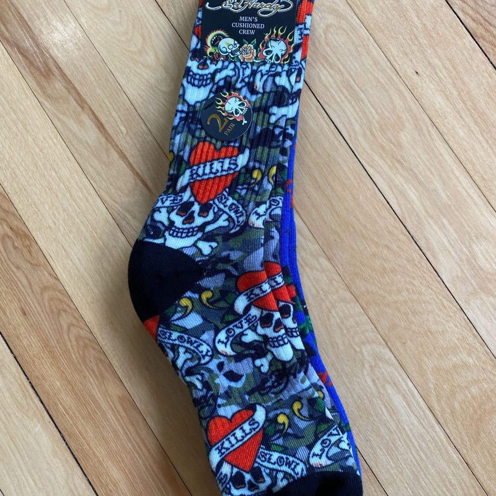 Ed Hardy Socks Men’s Size 6-12 Black Blue Crew Socks Cushioned